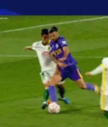 VAR介入关键判罚(var介入标准疑似任意球) VAR介入关键判罚(var介入标准疑似任意球)