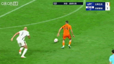 VAR介入关键判罚(var介入标准疑似任意球) VAR介入关键判罚(var介入标准疑似任意球)