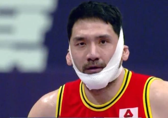 hth_上海队惨遭华南队反超,被逆转